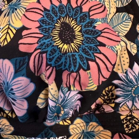 NWT Salt + Cove Juniors' in Full Bloom Strappy Bikini Top Floral Black Size S - Picture 2 of 12
